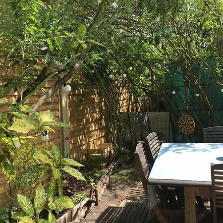 Casa de férias Maison Jardin Proche Paris Sainte-Geneviève-des-Bois
