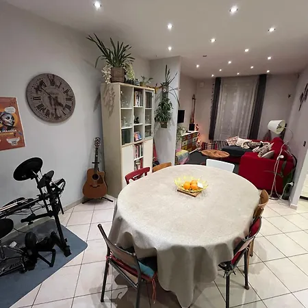 Casa de férias Maison Jardin Proche Paris Sainte-Geneviève-des-Bois
